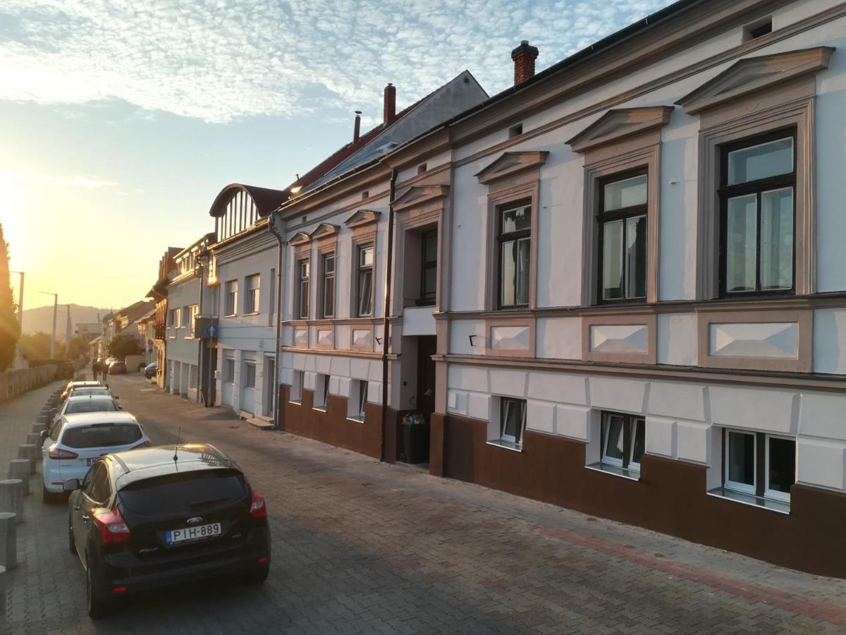 Aradi Apartman Pécs Exterior foto